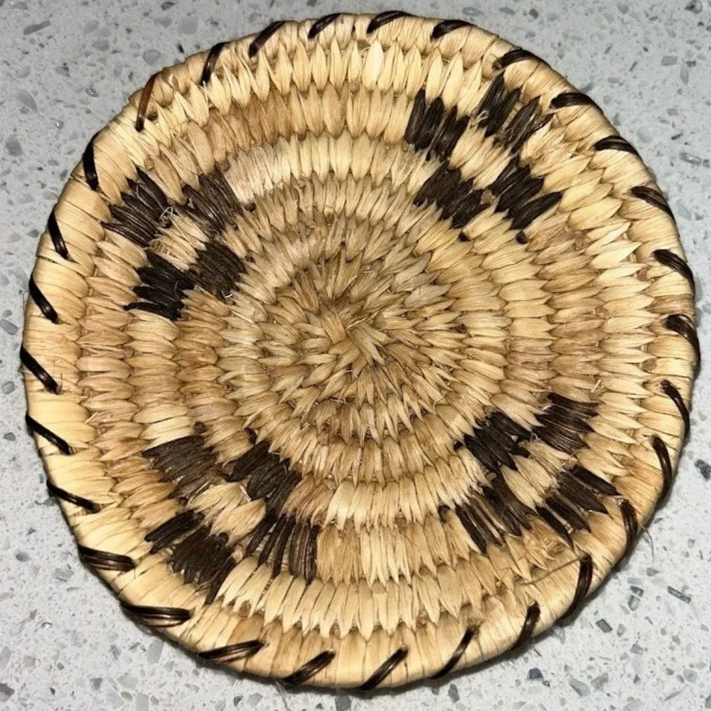 Vintage‎ Papago Handwoven Tohono O'odham Yucca Devils Claw Basket 5.25